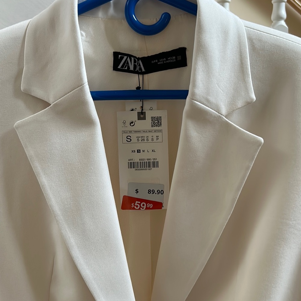 Blazer - Picture 2 of 5